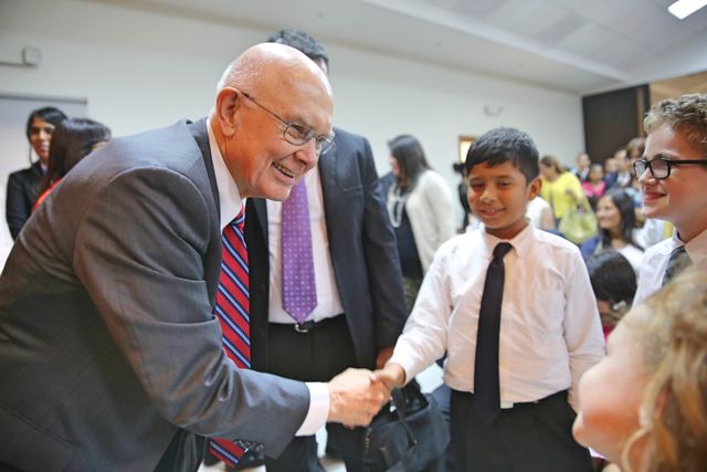 Dallin H. Oaks meets with church members in Panama in October 2016.